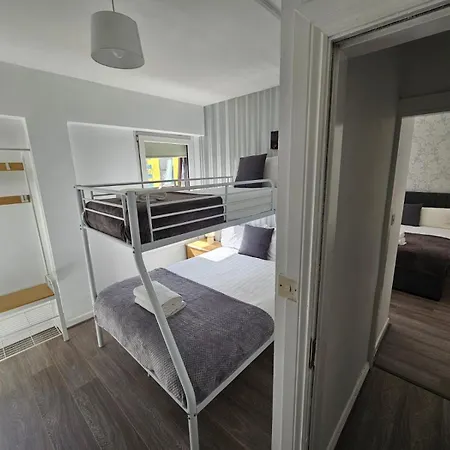 Mary Street Apartment