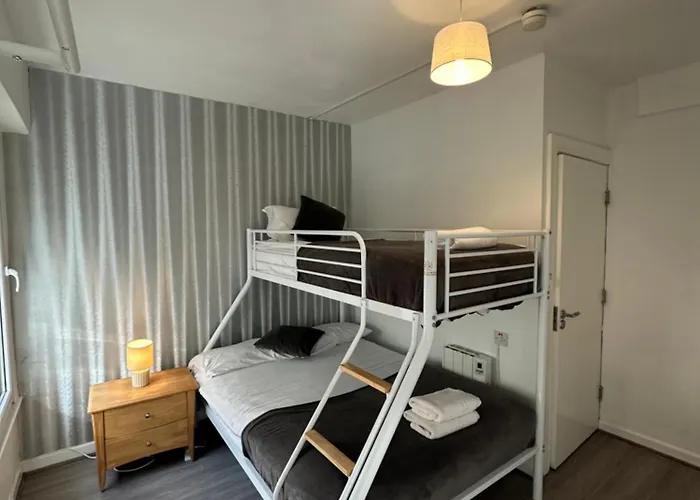 アパート Mary Street